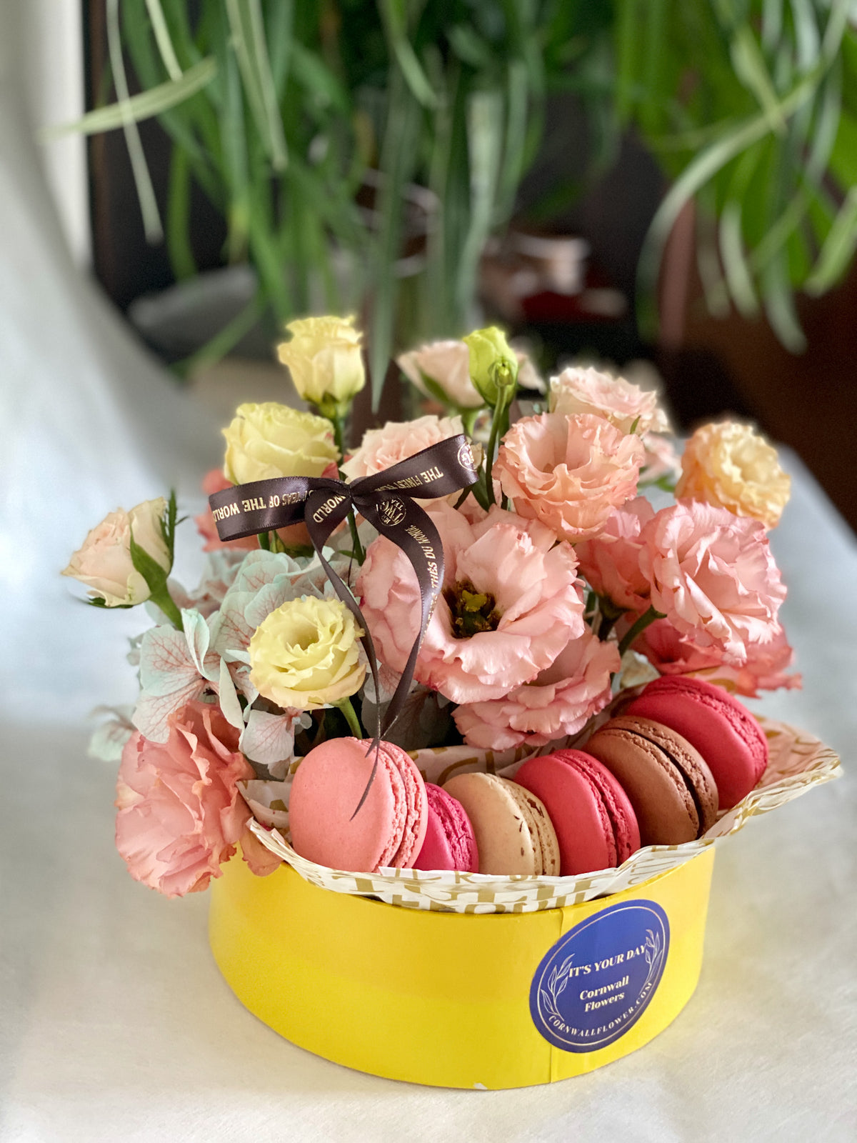 Macaron Flower Gift Box